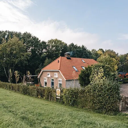 Bij Tante Hanneke- * Maasbommel